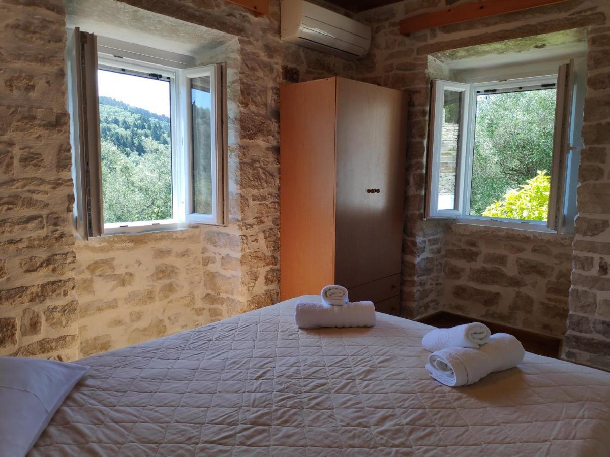 Christina Villa Lakka (Paxos)